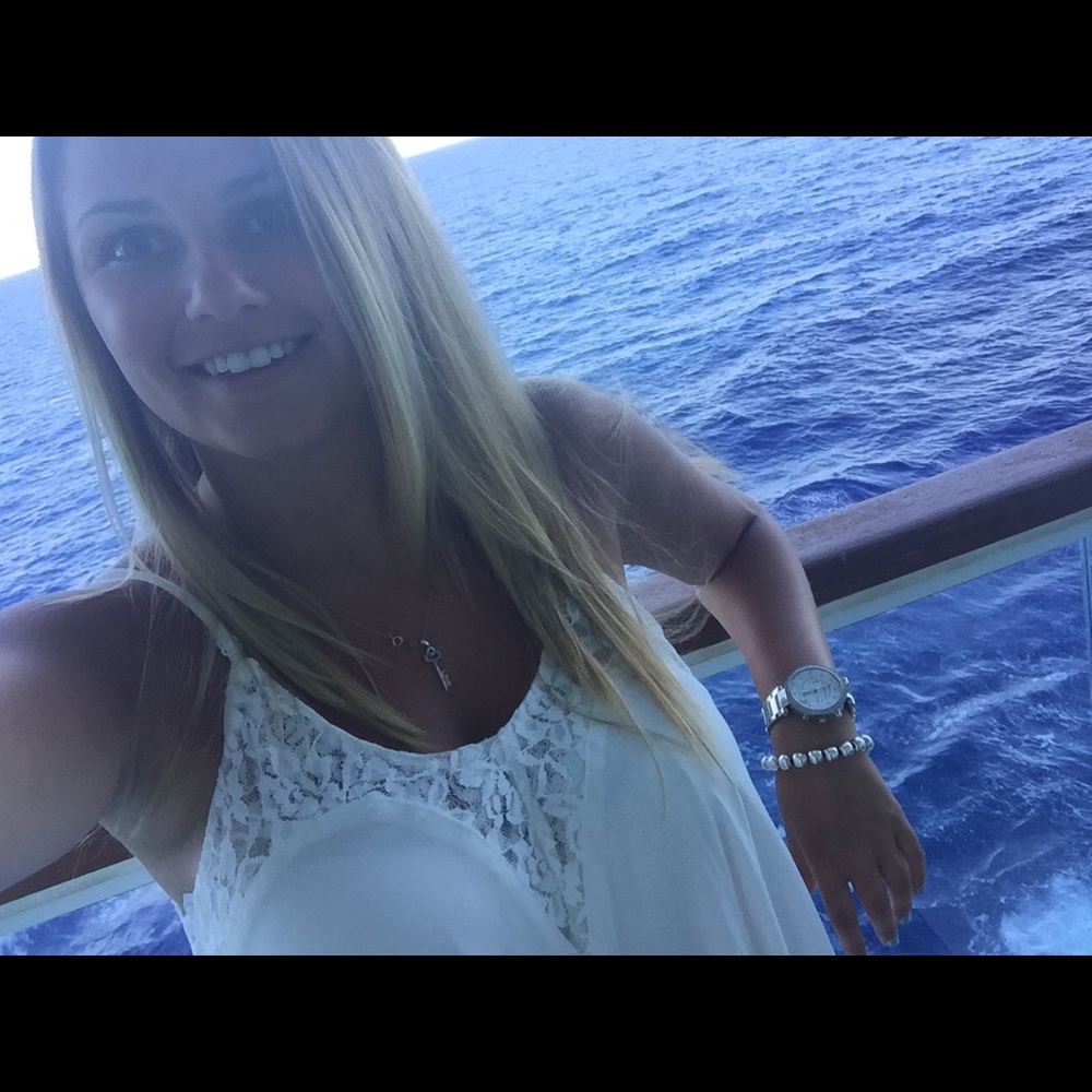 Meet your Posher, Karina